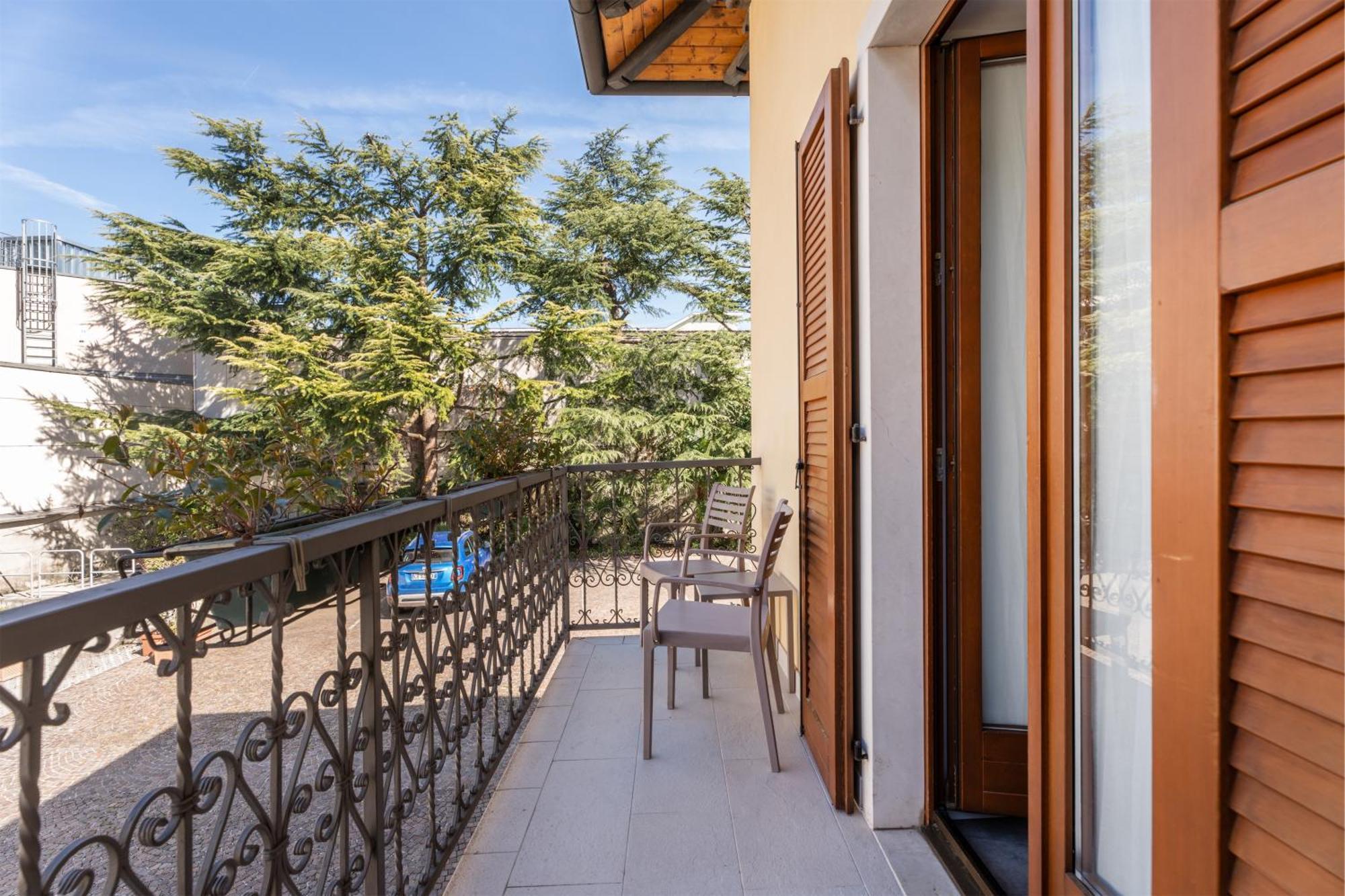Residence Villa Degli Aranci 加尔达湖滨 外观 照片