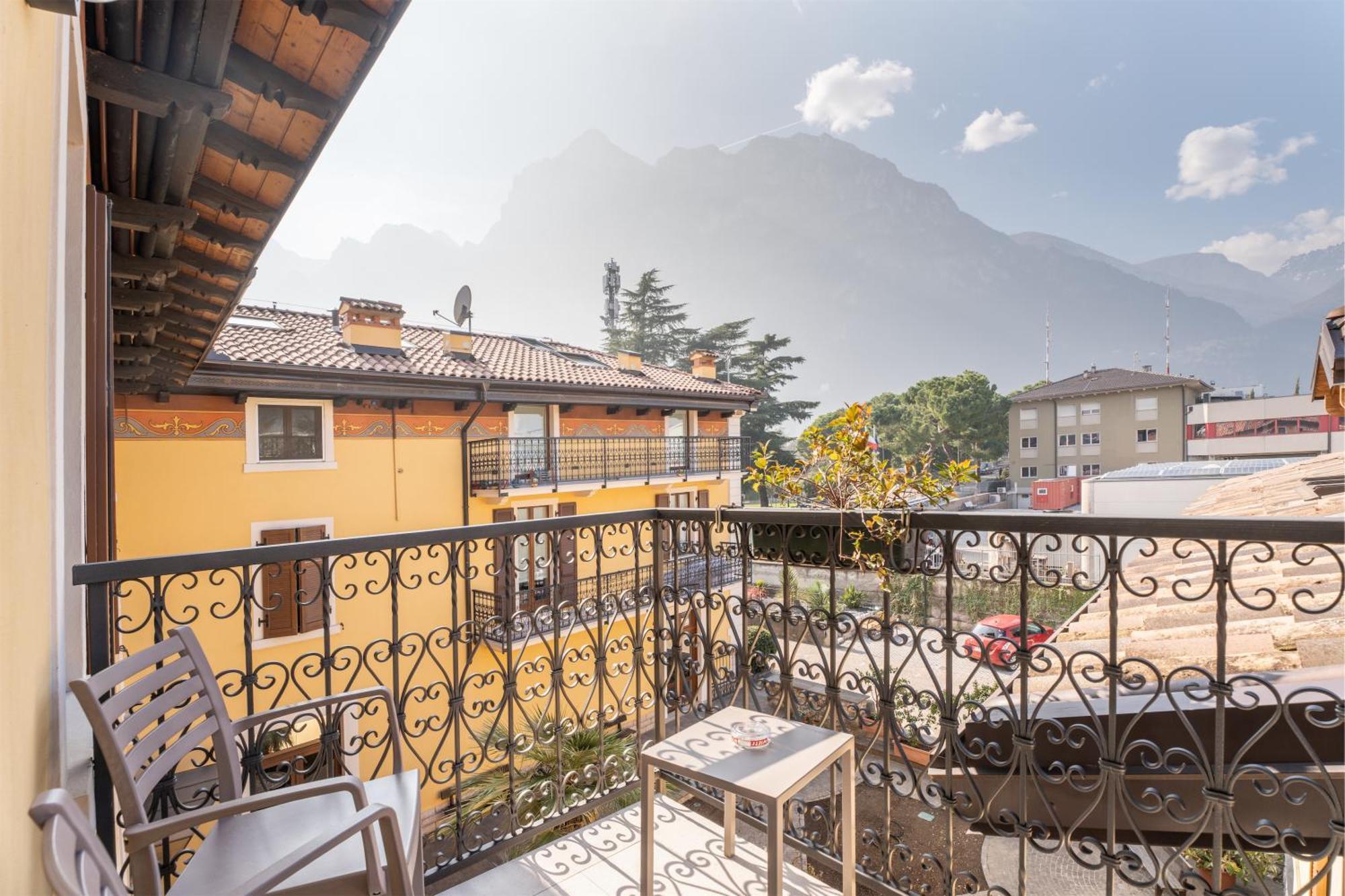 Residence Villa Degli Aranci 加尔达湖滨 外观 照片
